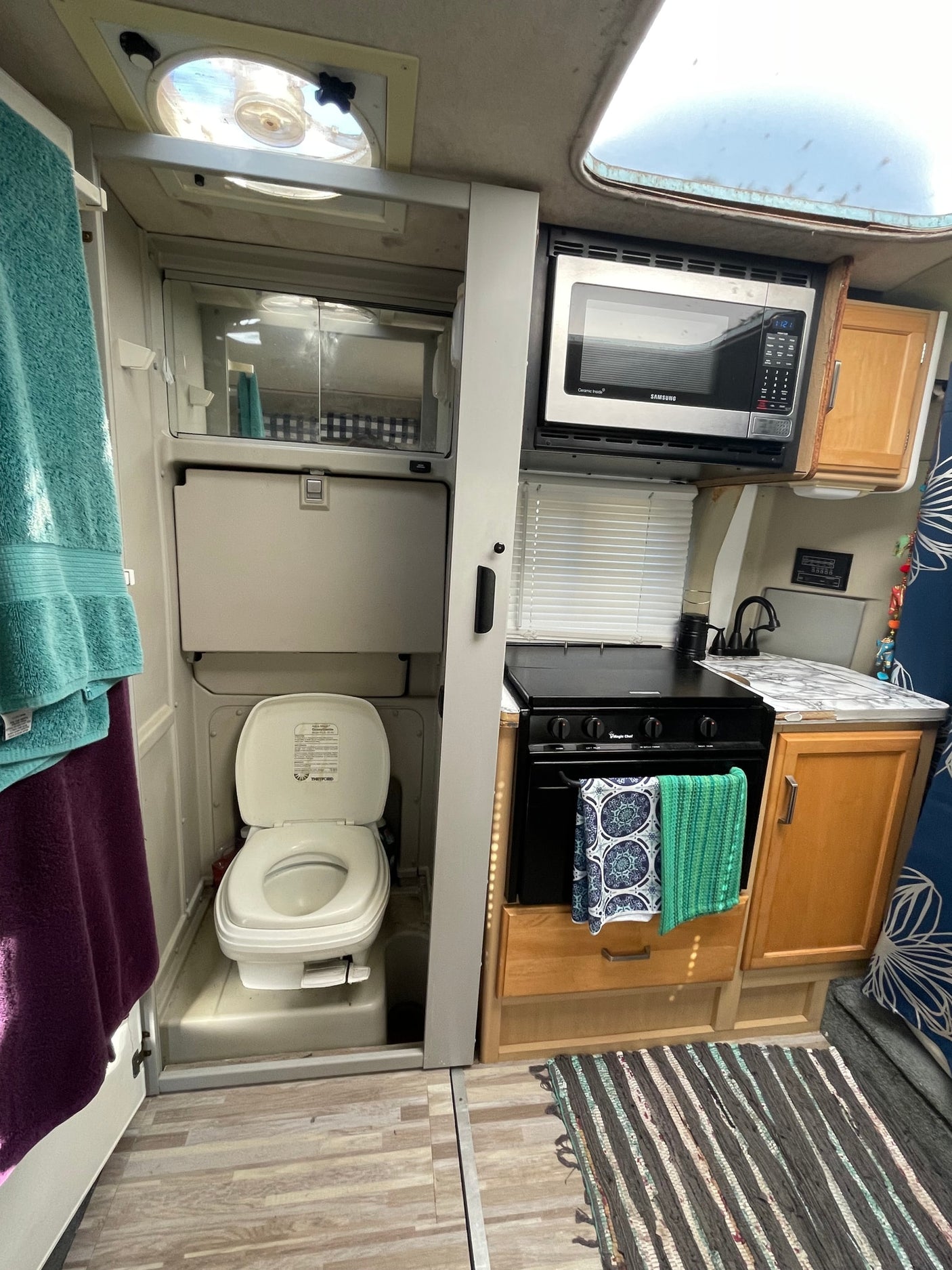 Mr. Bojangles - 2000 Winnebago Rialta 22HD