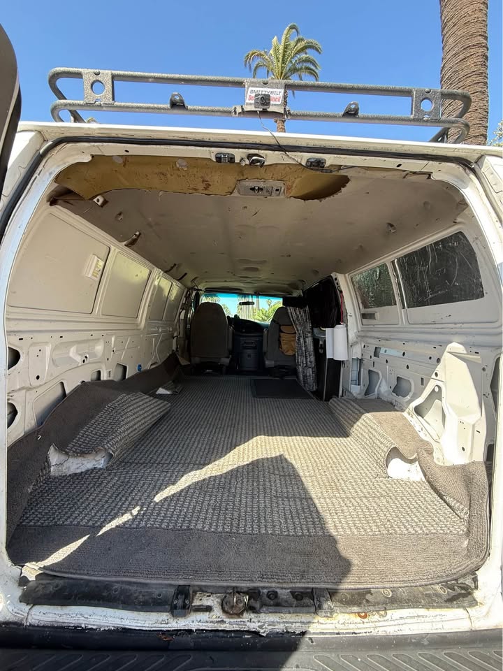 2001 Ford E250 Cargo · Quigley 4x4 in Santa Monica, CA (photo 5) — photo 5