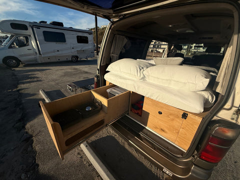 Toyota Hiace 4WD Campervan — photo 5