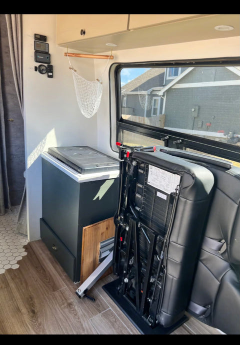 Luxury Campervan for 2-4 | Families & Pets all aboard Juniper Express — photo 4