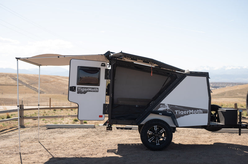  under a clear blue sky.|RV rental roof showing crossbars — photo 10