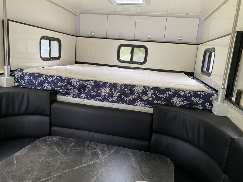  black dinette seating — photo 5