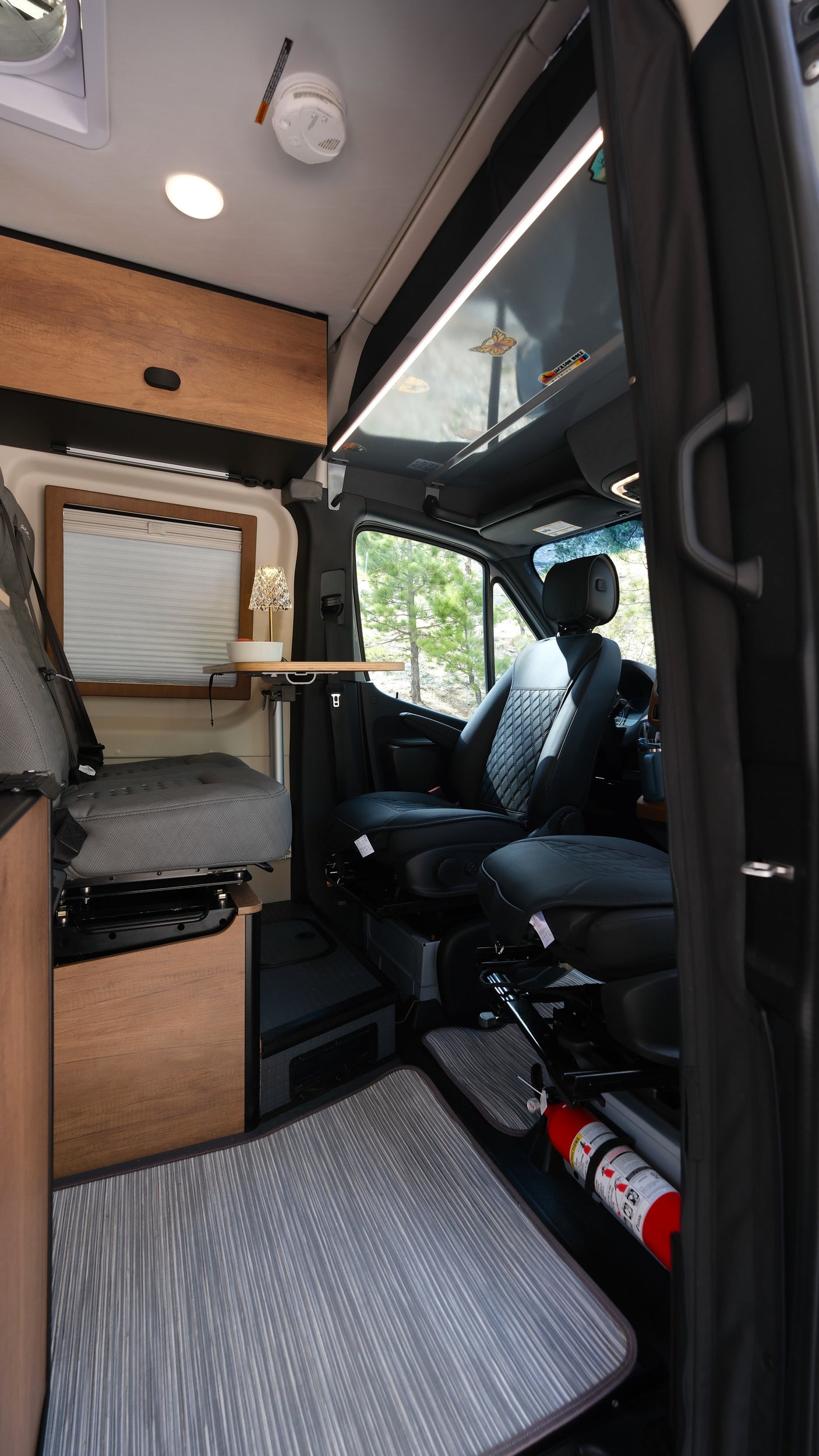 2026 AWD Winnebago Revel 44e "Glaicer" Unlimited Miles-Starlink