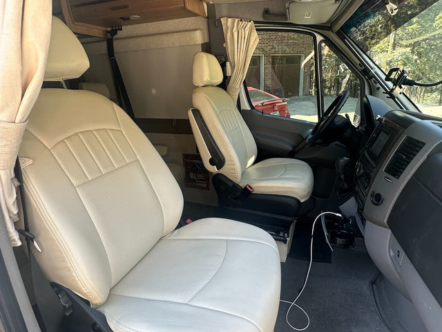 Winnebago Era Campervan — photo 2