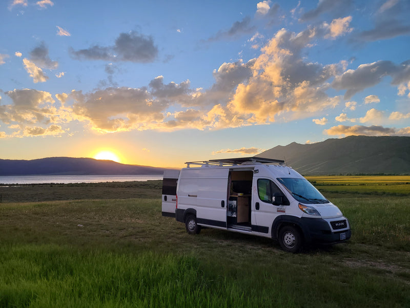 Lux Campervan | Starlink | Offgrid 2 Weeks | 4 Seasons | Huge Kitchen — photo 4