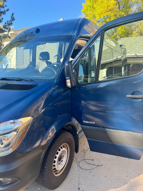 Bluey The 4 Person Family Sprinter — photo 3