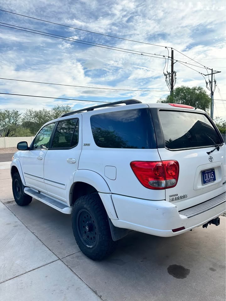 2005 Toyota Sequoia · Limited Sport Utility 4D in Phoenix, AZ (photo 5) — photo 5