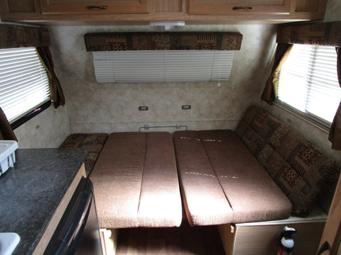 2014 Pacific Coachworks Econ 14' Traver Trailer — photo 4