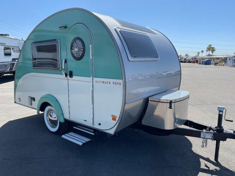 Lightweight Retro Style Camper