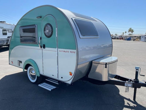 Lightweight Retro Style Camper — photo 3