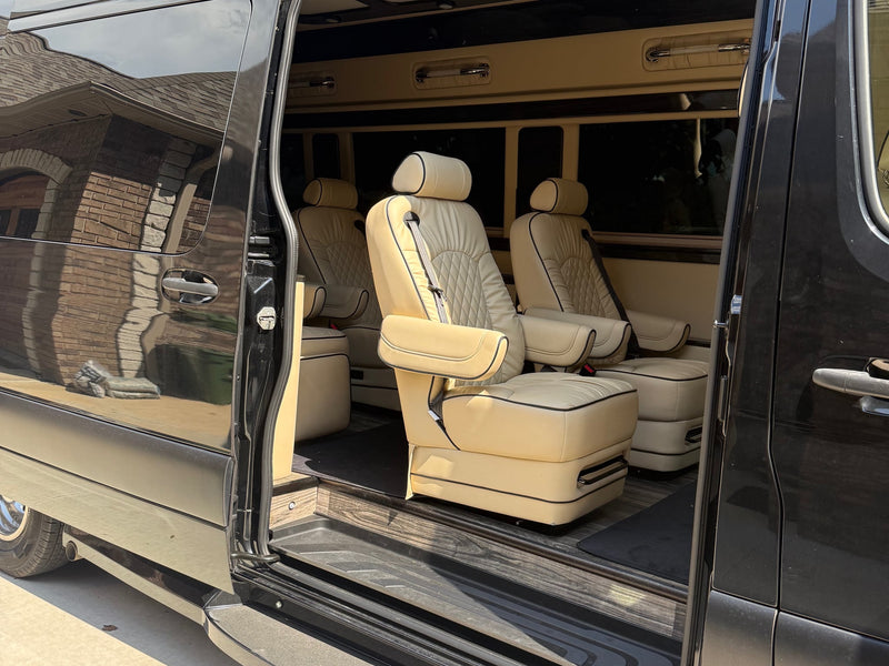  offering spacious and comfortable travel.|Spacious — photo 5