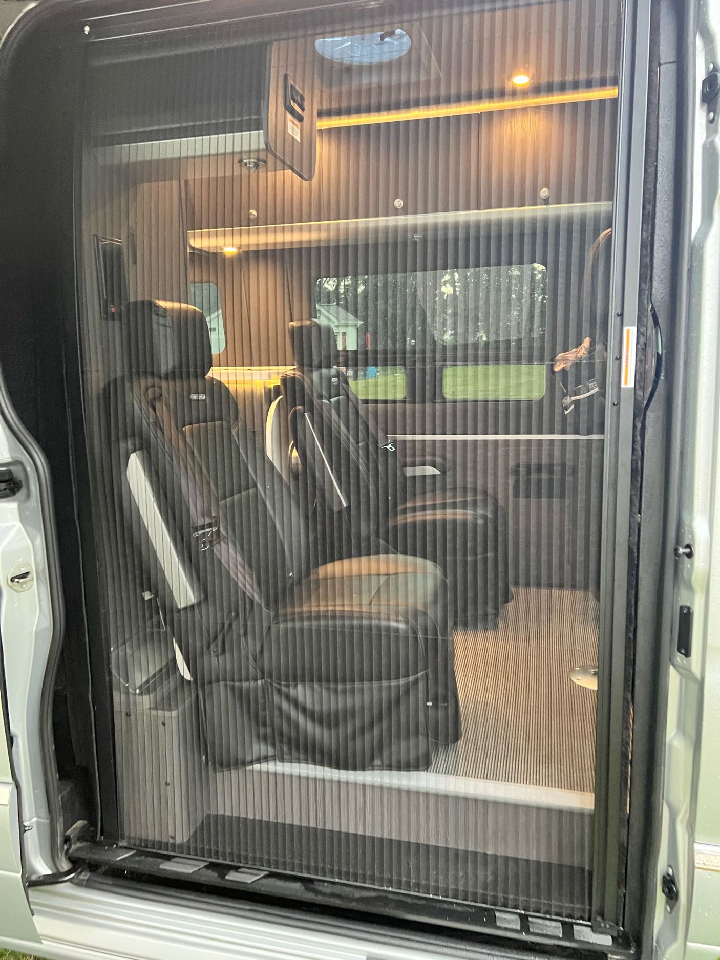 Airstream Interstate 24gl Mercedes Luxury-Seats 9-kitchen-bath