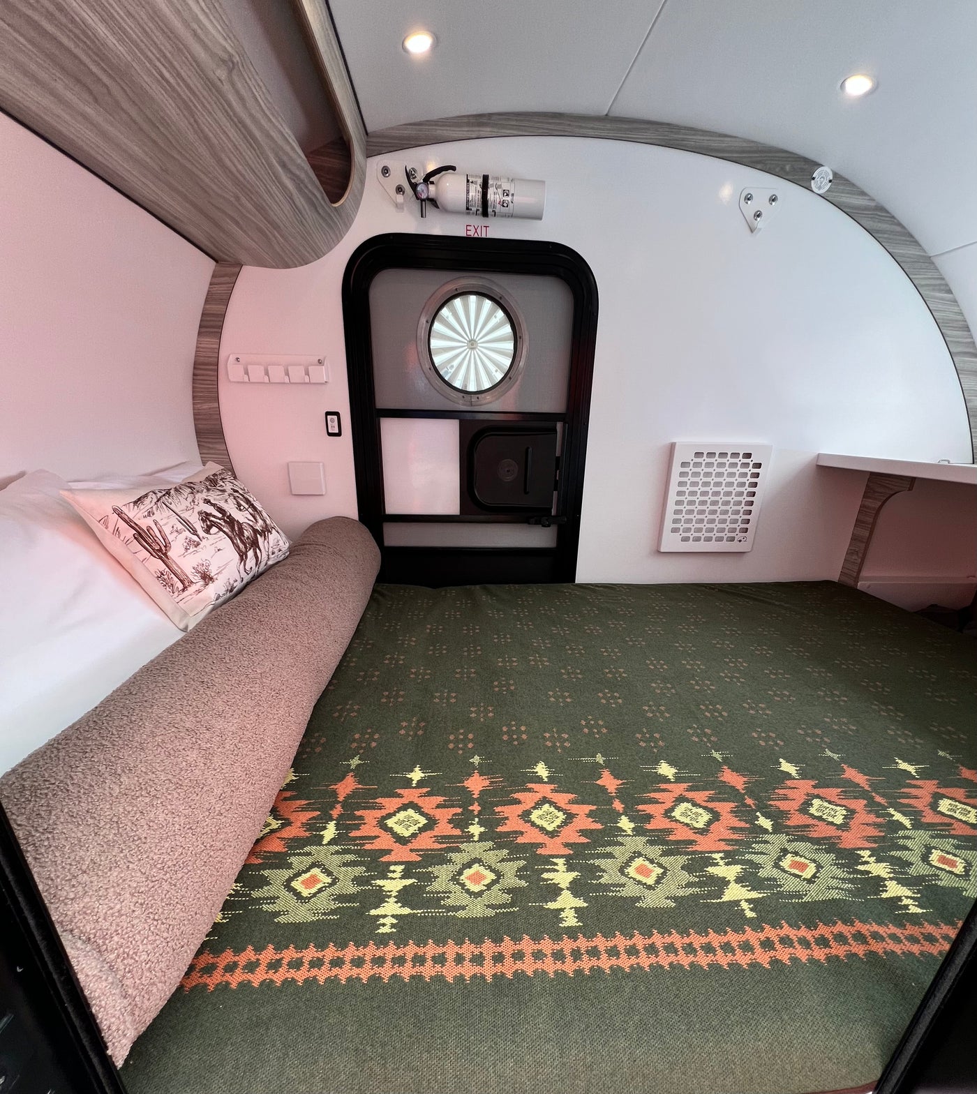 Bean Teardrop Tow Trailer – Off-Grid Ready! Ultra-Lightweight, Easy Towin — photo 4