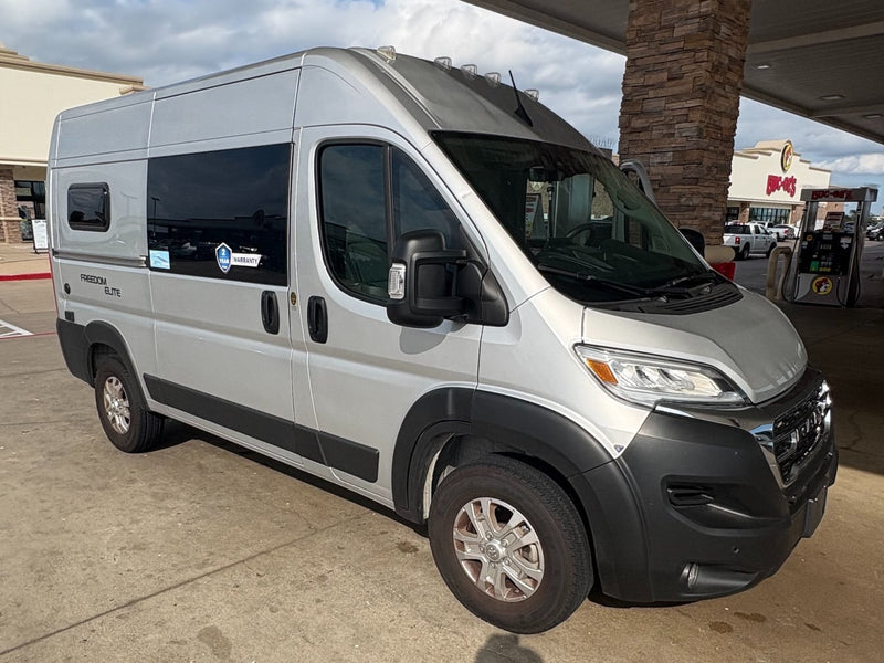Silver Freedom Elite camper van — photo 1