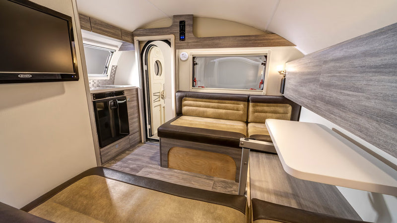 Lightweight Retro Style Camper — photo 14