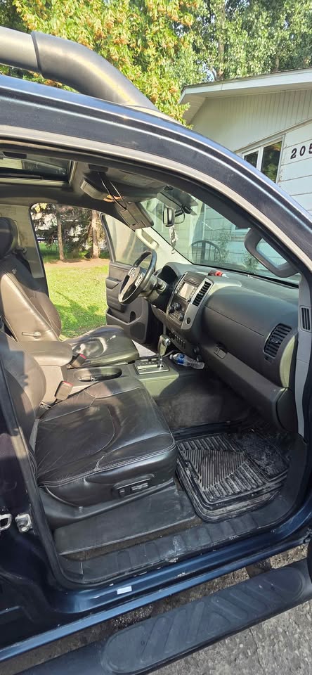 2015 nissan frontier proX in Stanley, MB (photo 4)