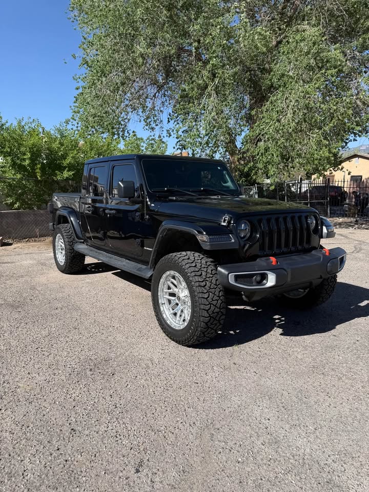 2021 Jeep Gladiator · Overland Pickup 4D 5 ft in Albuquerque, NM (photo 1) — photo 1