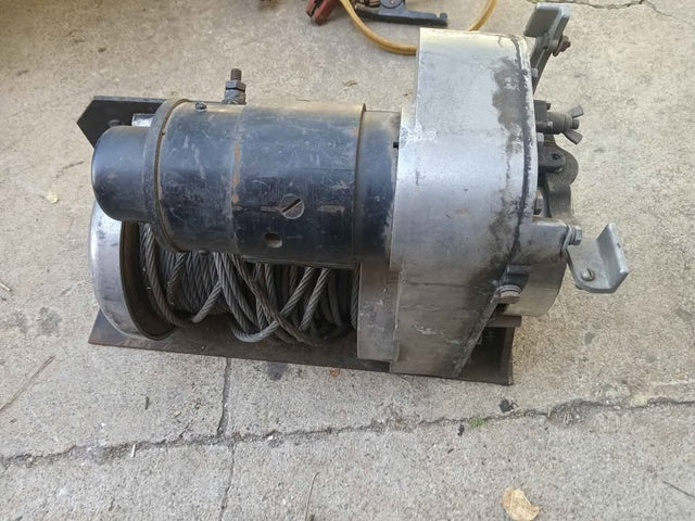 Bellview winch, predecessor to Warn 8274 winch — photo 3