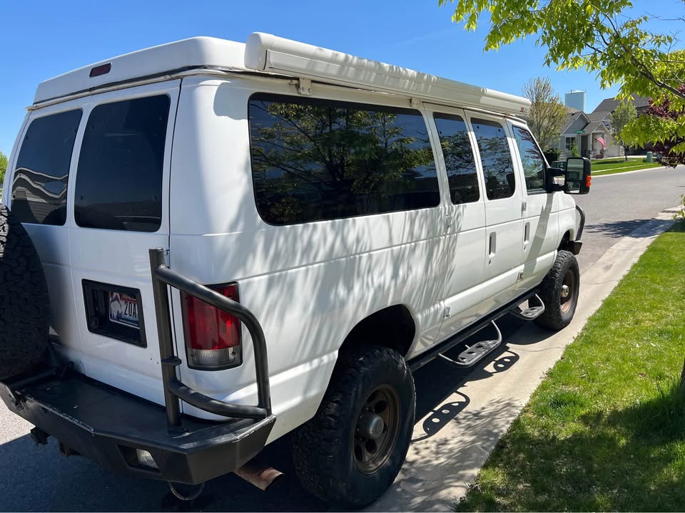 2003 Ford E350 Super Duty Passenger in Coeur D'Alene, ID (photo 5) — photo 5