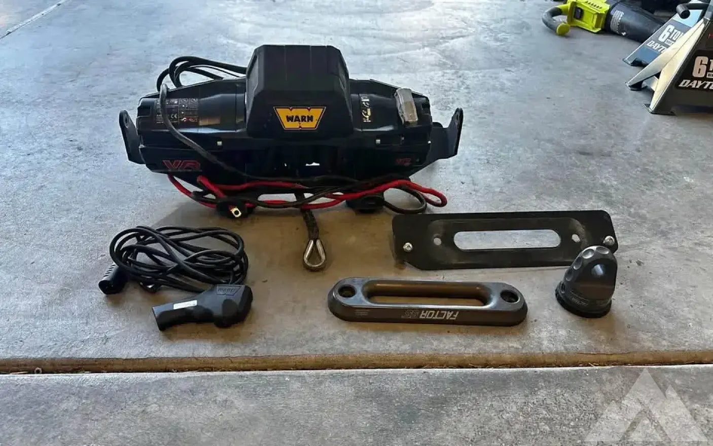 Warn 10 S winch — used gear for sale