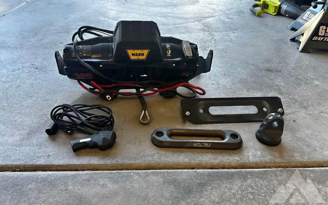Warn 10 S winch — used gear for sale