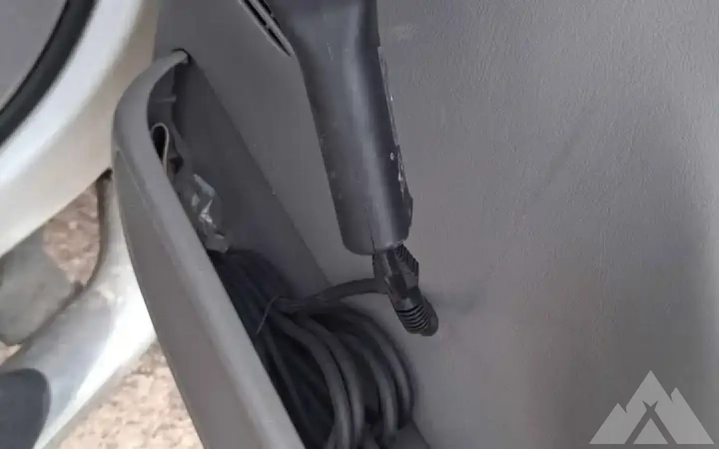 Warn vr evo winch. Bearly used, comes with wiring — used gear for sale (photo 2) — photo 2