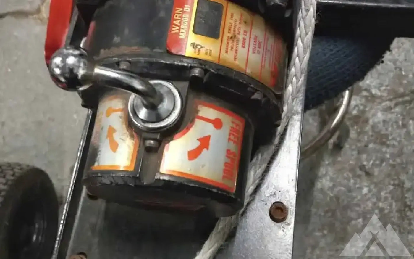 Warn winch 8000 lbs/reciever cradle — used gear for sale (photo 3) — photo 3