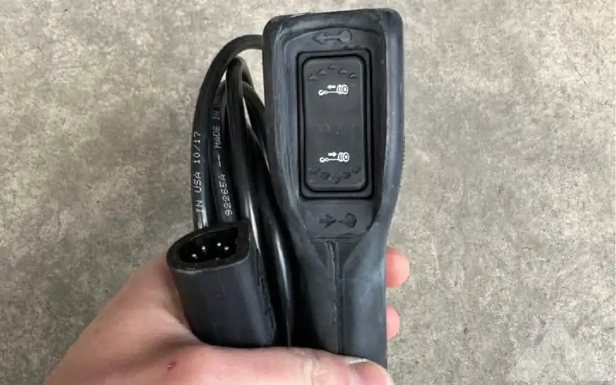Warn Zeon 8 Winch — used gear for sale (photo 3) — photo 3