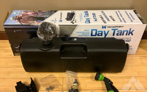 Waterport 3.8 gallon day tank (new open box)