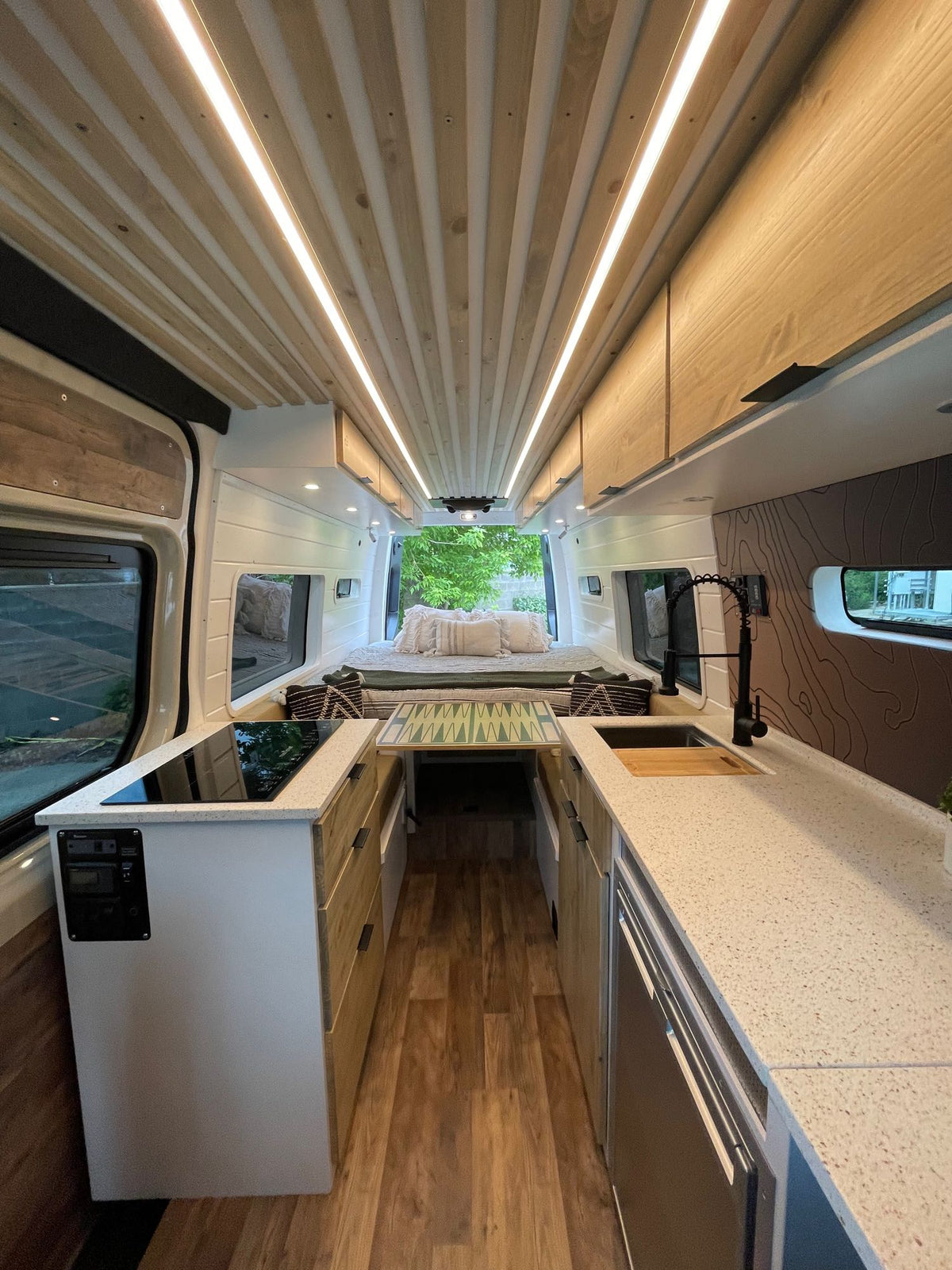 RV rental: Bright