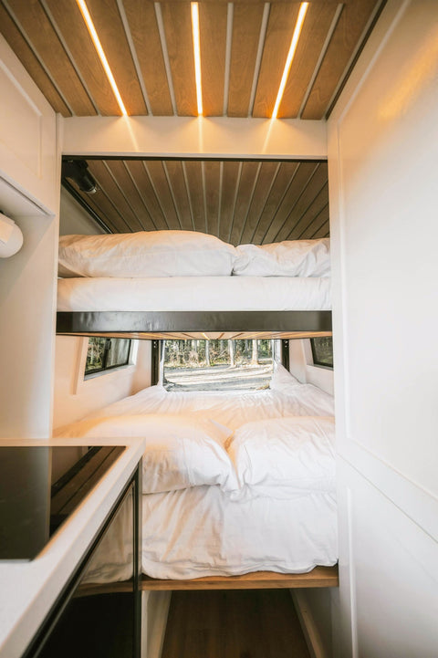 Noma Vans | Luxury Family Campervan | WiFi | Full Kitchen | Full Bathroom — photo 4