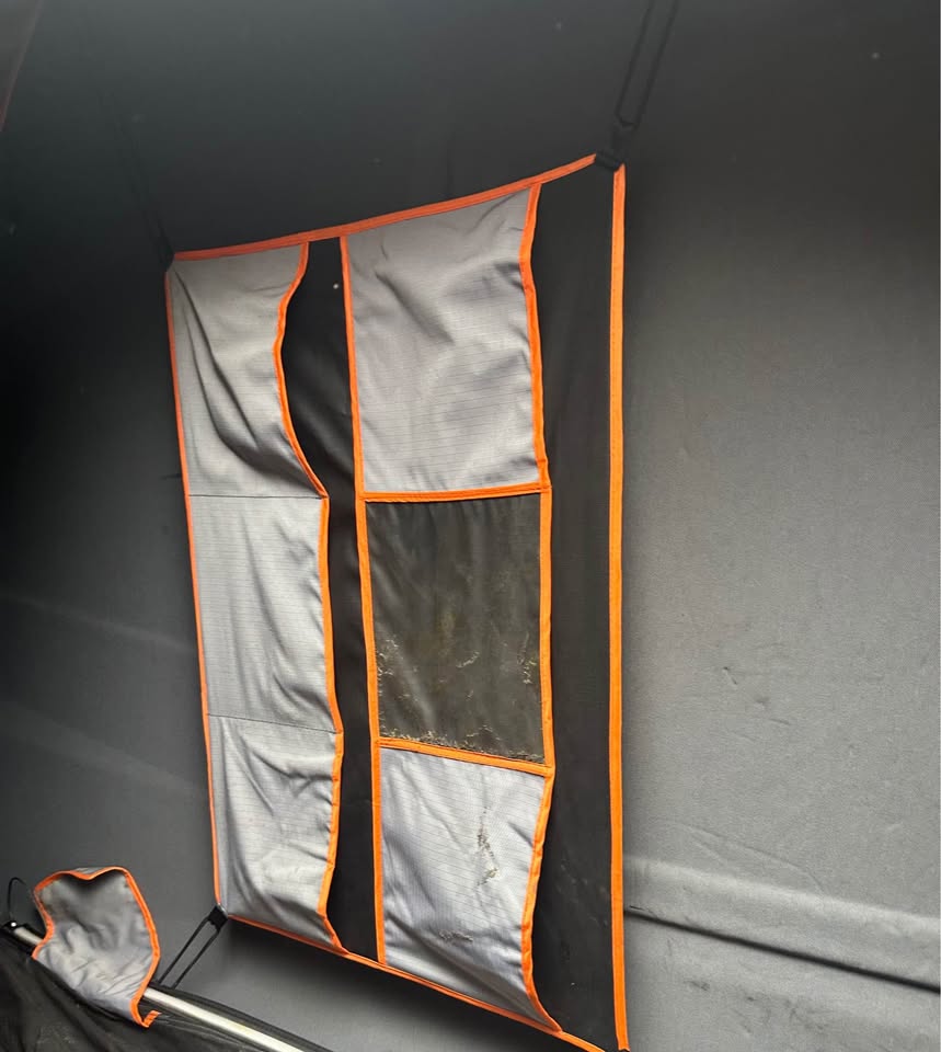 Roofnest Falcon Pro Hard Shell Rooftop Tent – Excellent Condition in San Mateo, CA (photo 4)