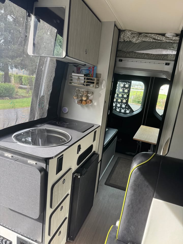 2020 Mercedes/Winnebago Sprinter Revel 4x4 in Canby, OR (photo 9) — photo 9