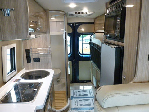 2020.5 Winnebago Travato 59g — photo 3