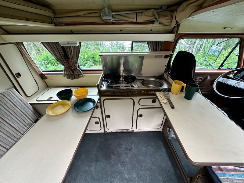  ready for an Alaskan outdoor rv rental adventure.|Vibrant lime green VW Vanagon Syncro — photo 19