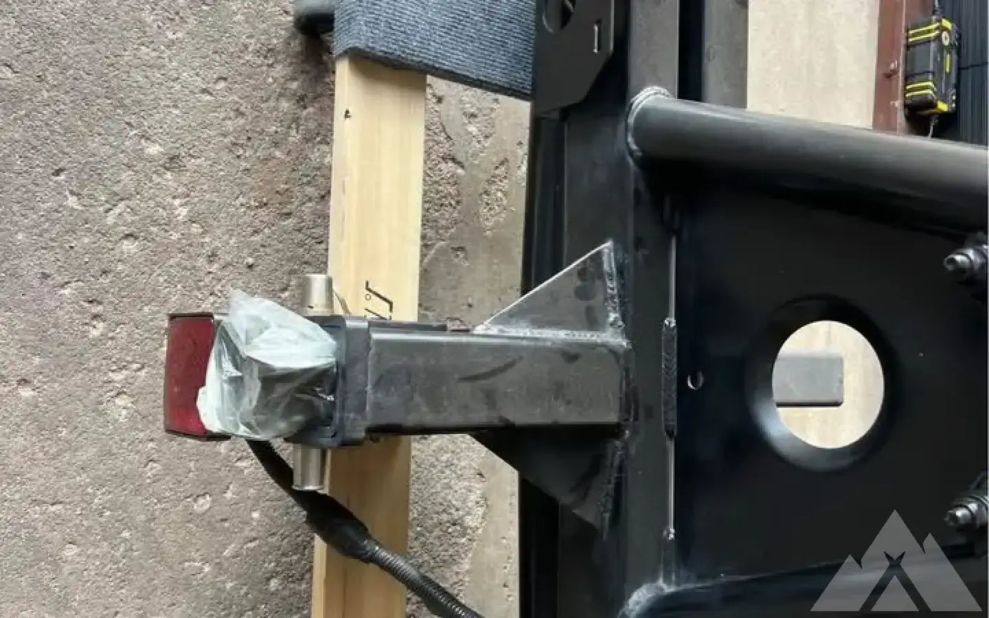 Wilco Hitch Mounted w/Swing Out Tire Carrier — used tire carriers & swing outs for sale (photo 4)