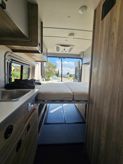 Winnebago Camper Van (Solis 59PX) — photo 2