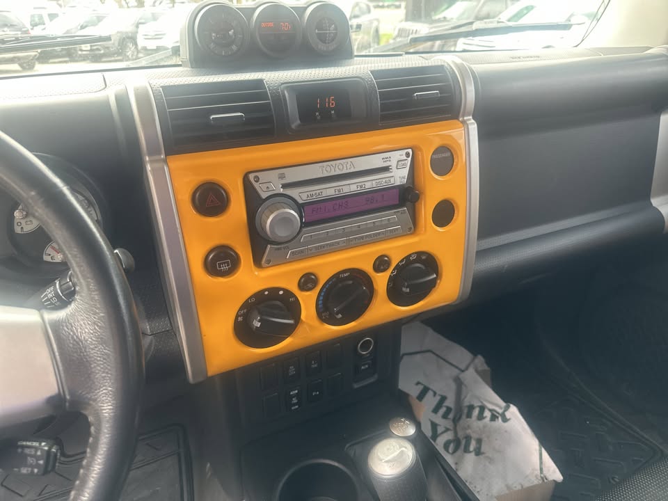 2007 Toyota FJ Cruiser 4WD in Mississauga, ON (photo 10)