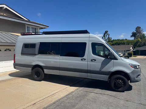 King Bob - Sprinter Van  4x4 Extended with bathroom — photo 2