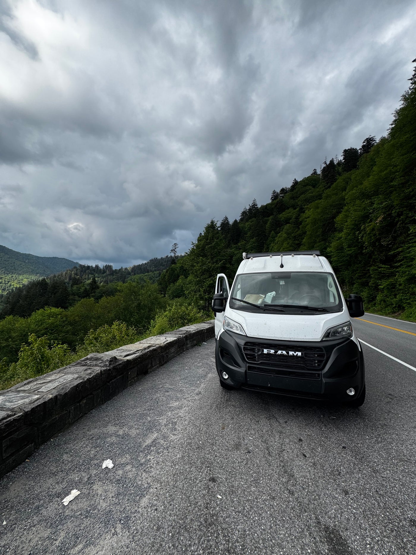 WanderNest — Seats 3, Luxury, Fully loaded. Ready for adventure — photo 9
