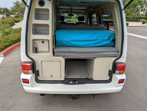 2001 Volkswagen Eurovan Winnebago — photo 2