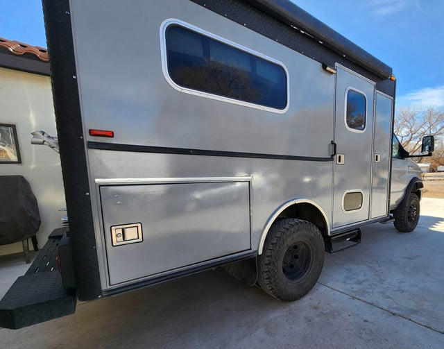 4x4 Overland Expedition Vehicle — photo 3