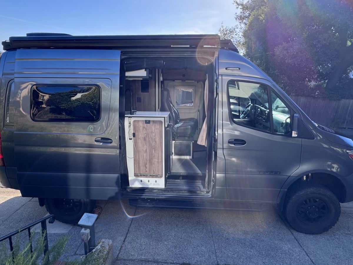  fully equipped with roof rack and ladder — photo 4