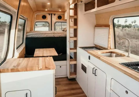 2023 Mercedes-Benz Sprinter — photo 3