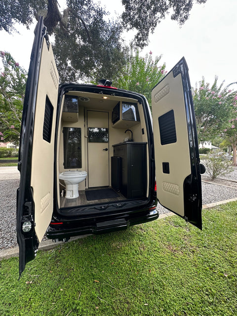 Luxury Sprinter Van — photo 4