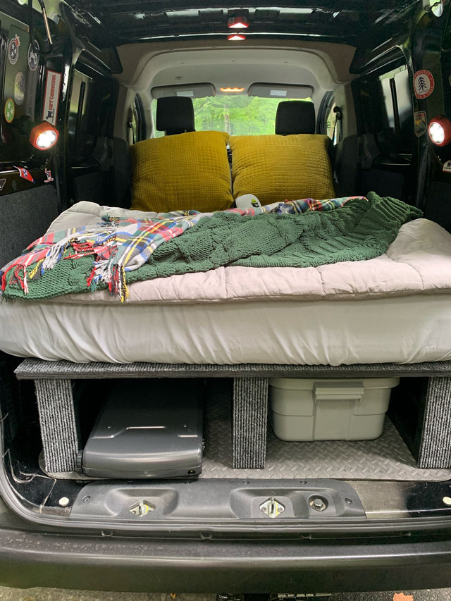 TriStar Adventure Van 2017 Nissan NV200 — photo 3