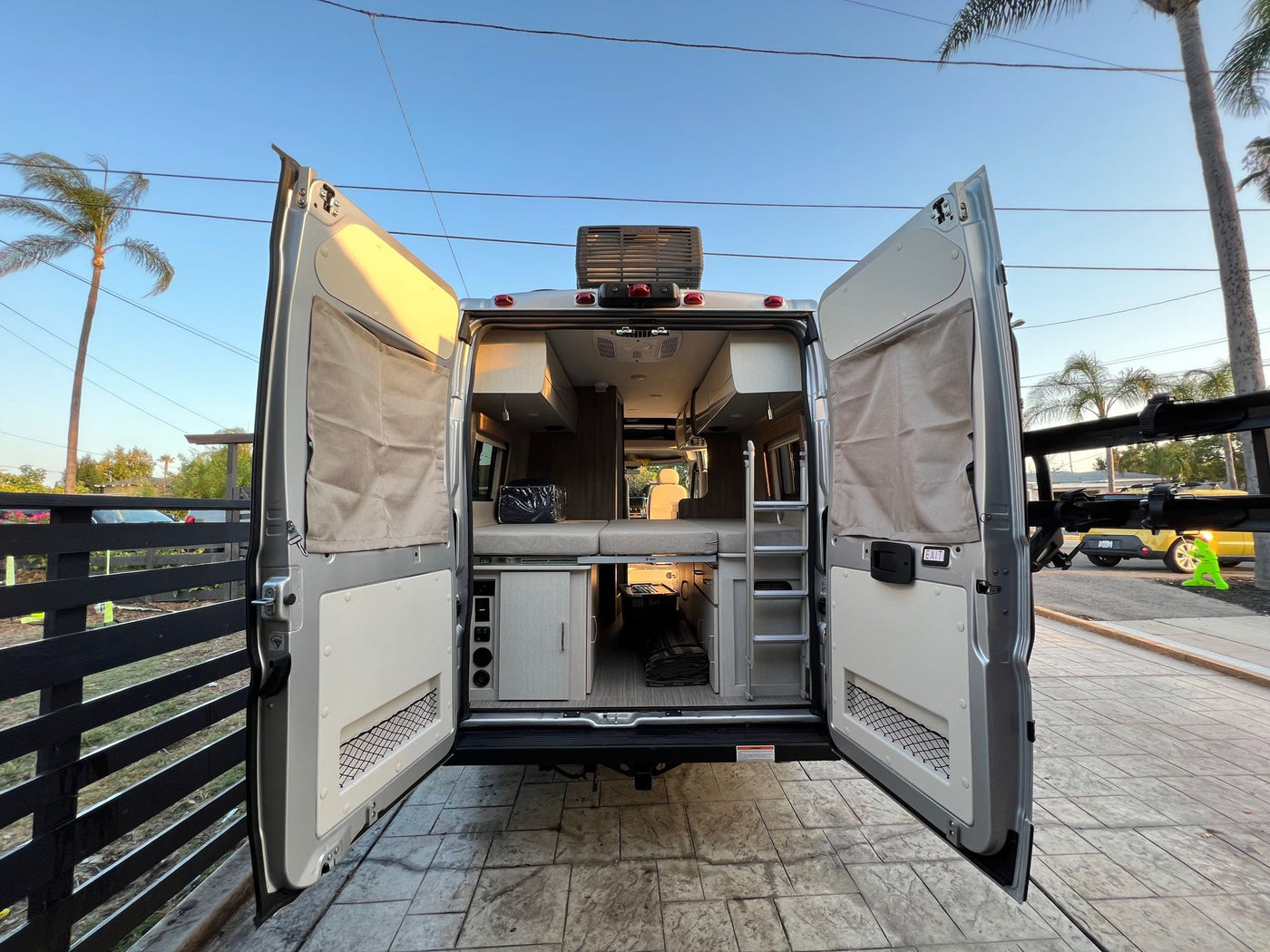  a pop-top camper van — photo 6