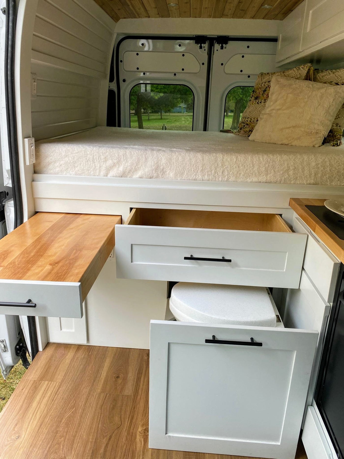 4 Season Off Grid Adventure Van | NewLife Conversions — photo 10