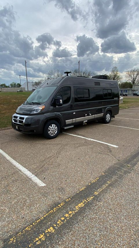 Meet Mother Nature in Style in this Executive Travato 59 G — photo 3