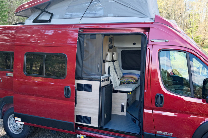  a camper van — photo 4